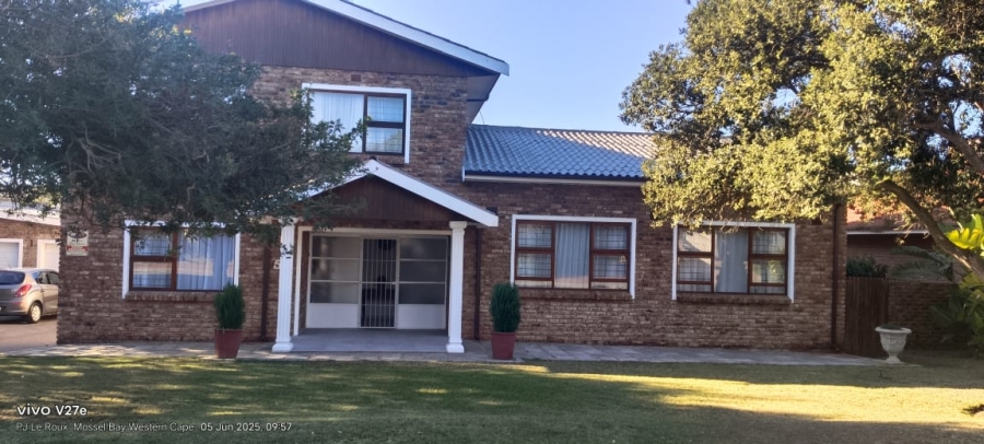 5 Bedroom Property for Sale in Bayview Western Cape